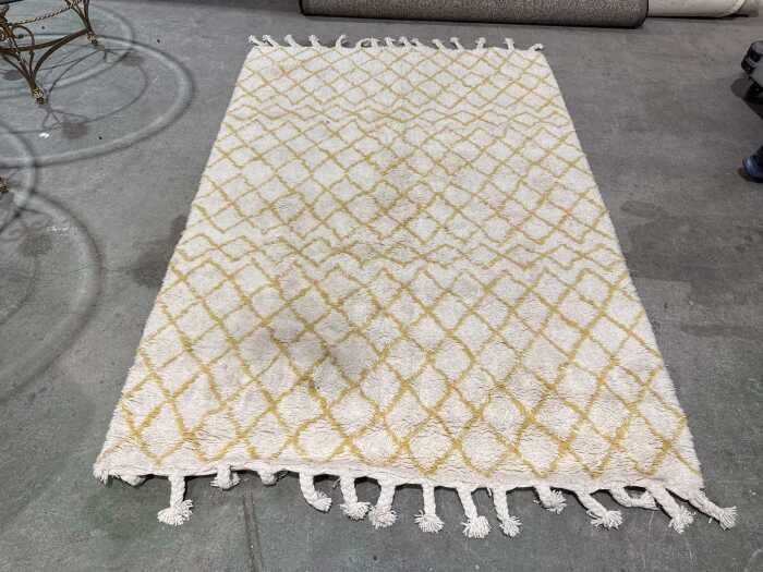 Modern polypropylene rug