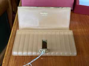 Salvatore Ferragamo Gancini continental leather quilted wallet - 2