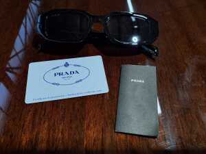 Designer-style shiny black sunglasses - 4