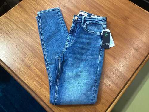 Guess 1981 Mountain Slope skinny jeans, size 27