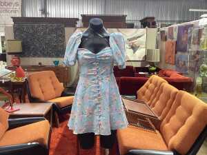 House CB Tallulah blue floral mid dress, size S