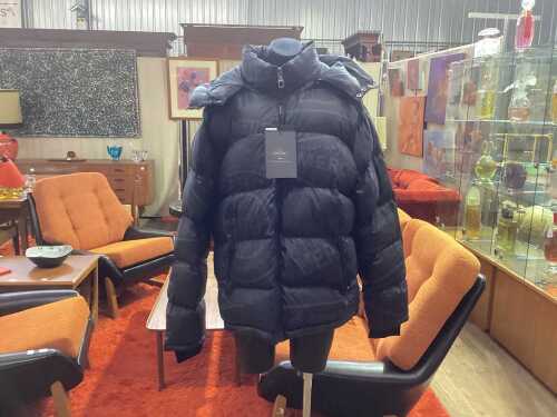 Mercier padded Queens AOP, size XL