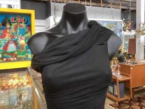 Benni Nico off-the-shoulder dress in black, size 6 - 2
