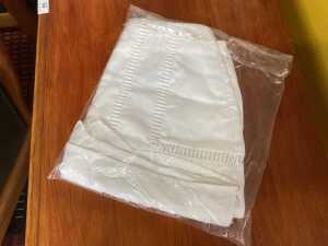Dissh Lindsay white linen skort, size 8 - 2