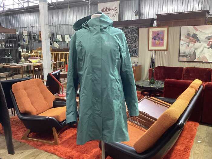 Scandinavian Explorer long-line coat in green, size L