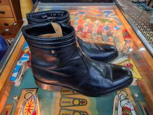 Designer-style leather ankle boots with side zipper, size 9US. - 2