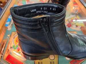 Designer-style leather ankle boots with side zipper, size 9US. - 4