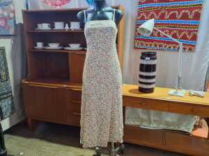 Forever New Georgina strappy midi dress in avenue daisy size 6