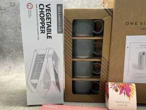 Group of homewares - 3