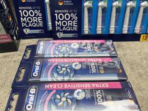 Group of Oral B products - 3
