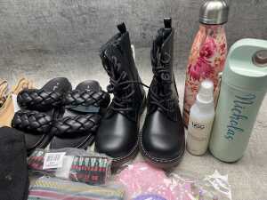 Group of Women's accessories - 3
