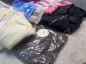 Group of women's clothing size large - 4