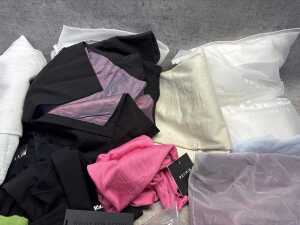 Group of women's clothing size small - 3