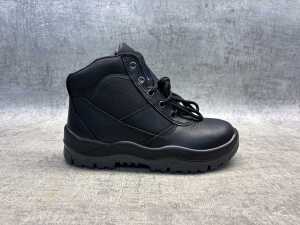 Mongrel Boots Non-Safety ZipSider Boot size 4 US - 2