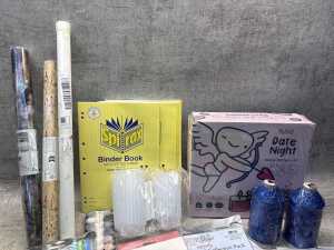 Group of arts and craft items - 2