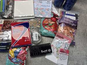 Group of arts and craft items - 4