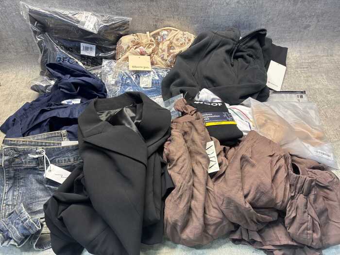 Group of women's clothing size small