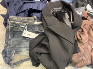 Group of women's clothing size small - 4