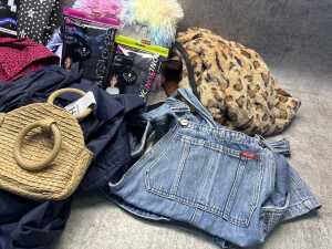 Group of teen girls' clothing sizes 10-16 - 2