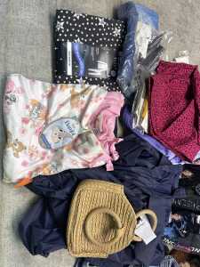 Group of teen girls' clothing sizes 10-16 - 3