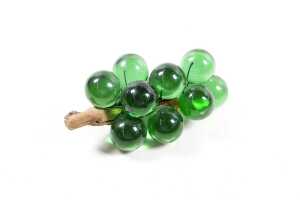 Three mid-century decorative lucite bunches of grapes - 4