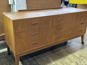 Mid-century teak chest of drawers or dressing table - 2