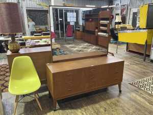 Mid-century teak chest of drawers or dressing table - 3