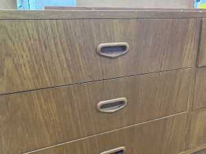 Mid-century teak chest of drawers or dressing table - 6