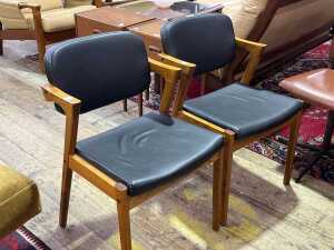 Pair of replica Kai Kristiansen Model 42 chairs - 2