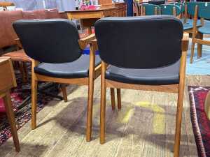 Pair of replica Kai Kristiansen Model 42 chairs - 3