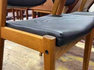 Pair of replica Kai Kristiansen Model 42 chairs - 5