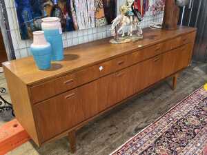 Australian mid-century teak sideboard - 2