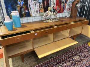 Australian mid-century teak sideboard - 3