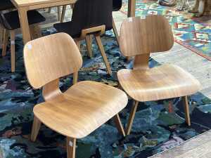 Pair of Eames LCW style chairs - 2