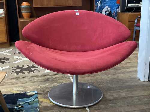 Contemporary occasional chair