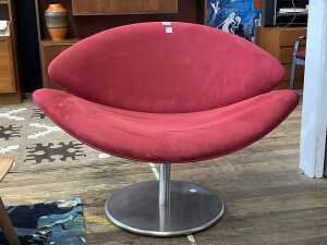 Contemporary occasional chair