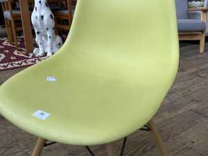Charles and Ray Eames, Eames Office moulded plastic side chair - 5