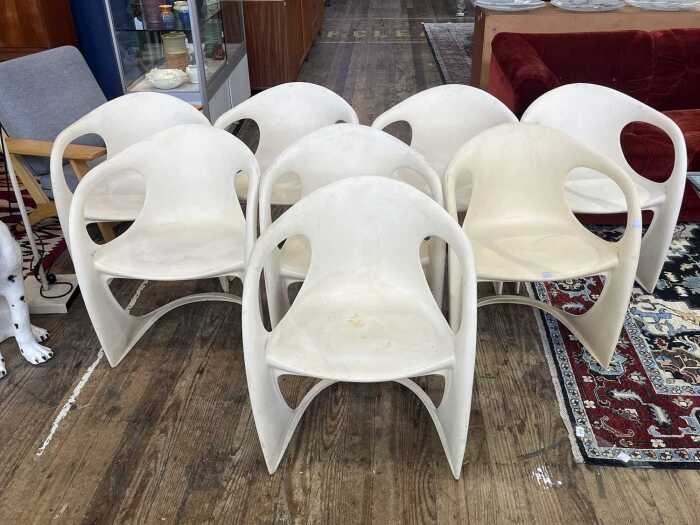 Set of eight Casala Model 2007/2008 cantilever chairs