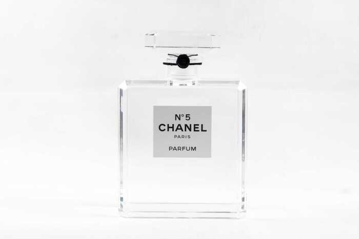 Chanel No.5 Paris large factice (shop display) plexiglass perfume bottle