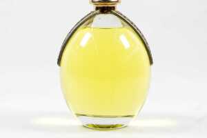 White Diamonds by Elizabeth Taylor large factice (shop display) glass perfume bottle - 3