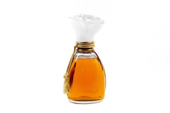 Nicole Miller Eau de Parfum large factice (shop display) glass perfume bottle