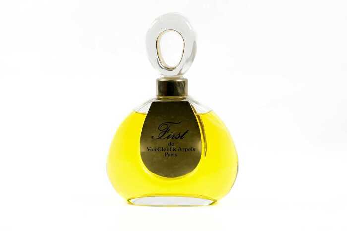 Van Cleef & Arpels First large factice (shop display) glass perfume bottle