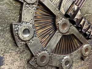 Mid-century hammered brass Brutalist wall sculpture - 2