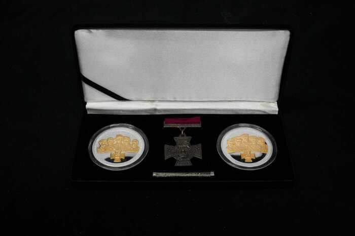 Sands of Gallipoli Men of Valour silver medallion set