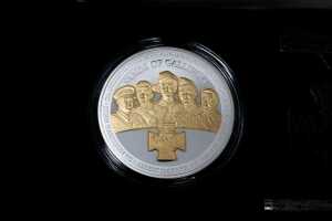 Sands of Gallipoli Men of Valour silver medallion set - 3