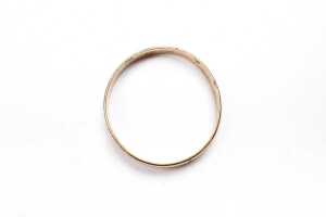 A wedding band in 9 carat yellow gold - 3