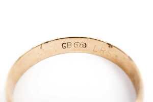 A wedding band in 9 carat yellow gold - 4
