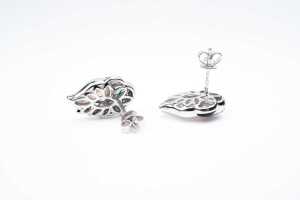 A pair of parrot earrings in 14 carat white gold - 3