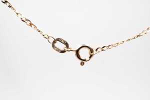 A pearl and diamond pendant and necklace in 9 carat yellow gold - 4