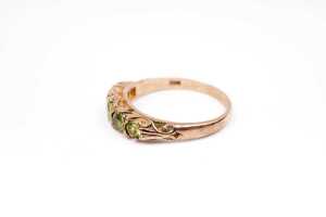 A peridot ring in 9 carat yellow gold - 3